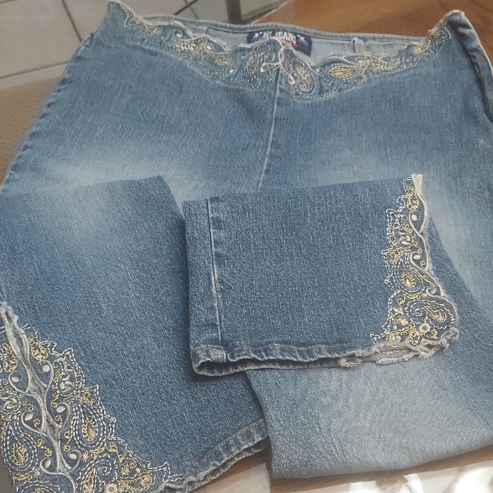 Nice Embroider Jeans